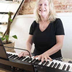 Jane GMUSRNCM (Hons) PGCE  Piano and Bassoon Tuition