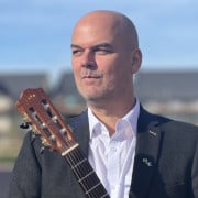 Cardiff Guitar Guy