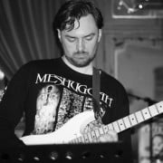 Huw R
